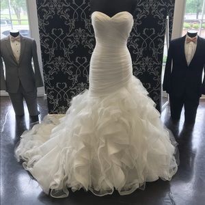 BRAND NEW Pronovias Mildred Wedding Dress